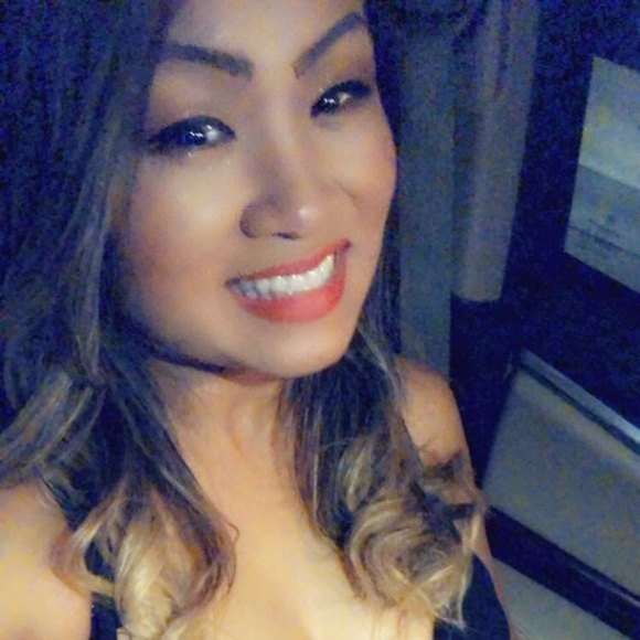 Meet your Posher, Jennifer - Picture 2 of 4